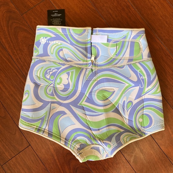 Seea Women's Wetsuit Jacket and Shorts- size M - Picture 14 of 15